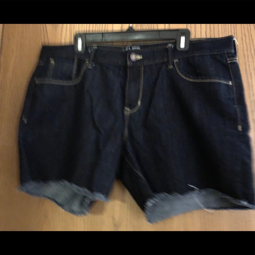 Old Navy Flirt Jean Shorts size 16
